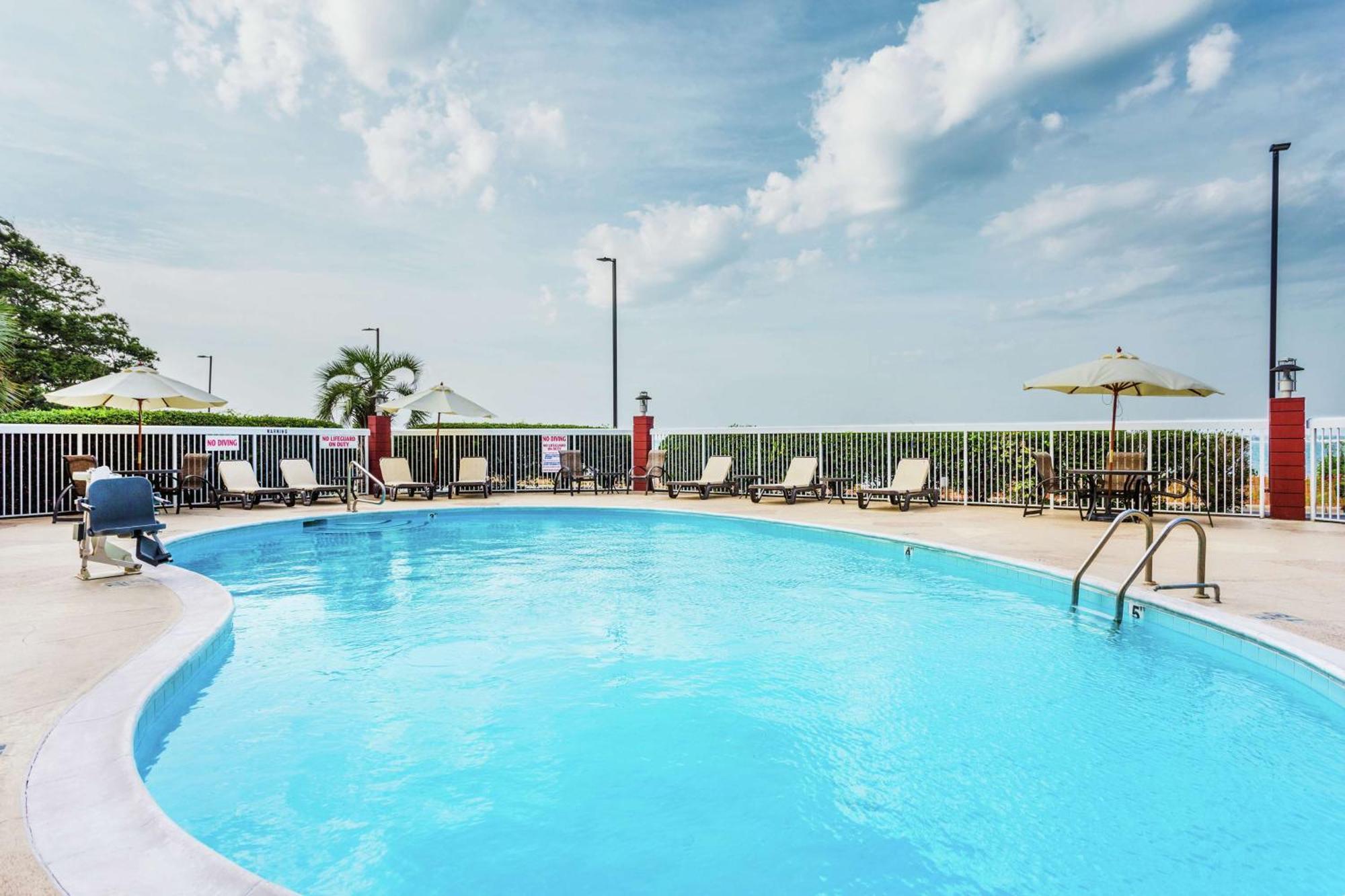 Hampton Inn Morehead City Exterior foto